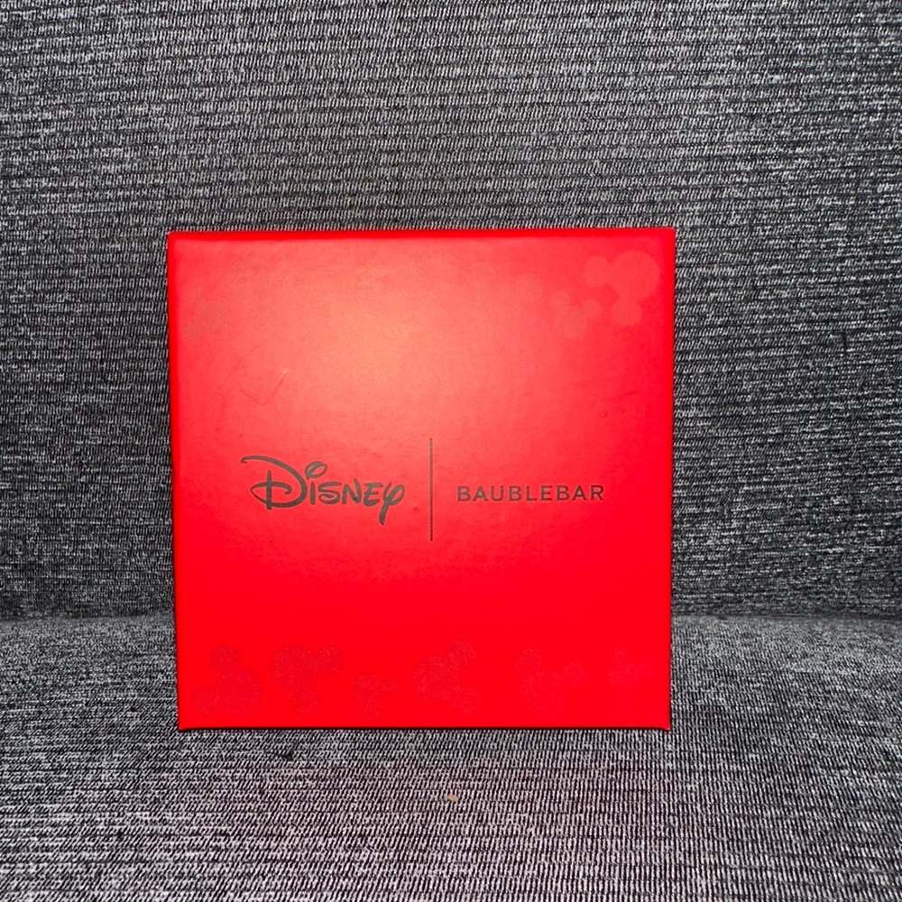 ✨🆕 Disney Minnie Mouse Christmas Baublebar Earrings - Picture 3 of 3